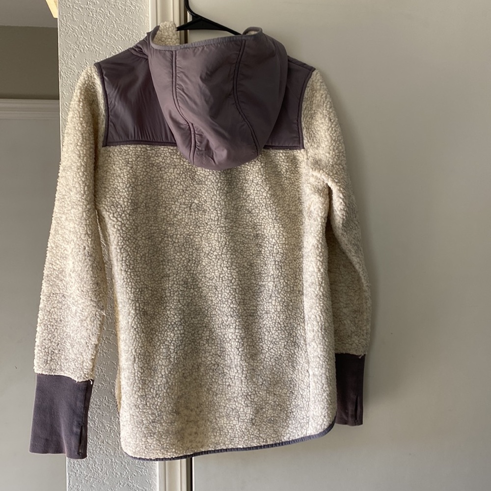 Holden Sherpa zip up - Picture 2 of 3